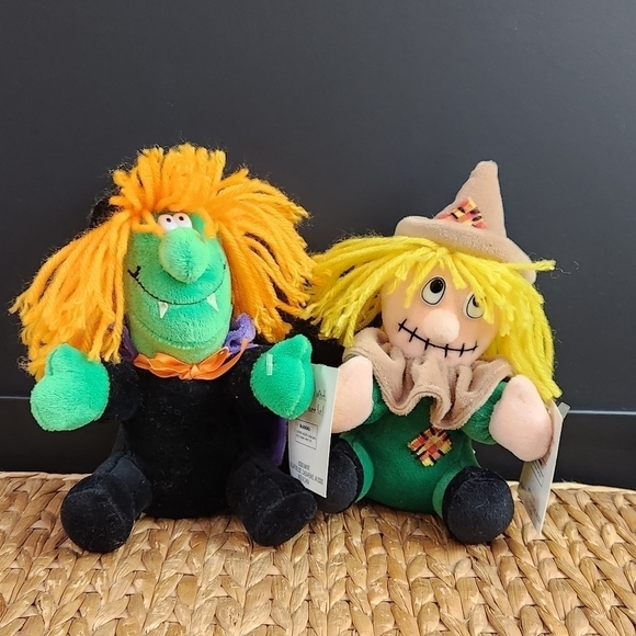 The Spooky Six Wilma The Witch & Sally The Scarecrow - Picture 1 of 7